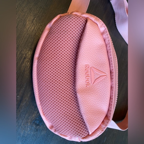 Pink Reebok Fanny Pack / Pouch Hazel Fannypack - Picture 1 of 10